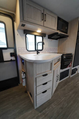2024 Cruiser RV Shadow Cruiser 280QBS