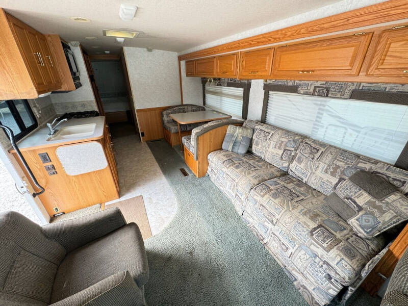2004 Winnebago Sightseer 35N