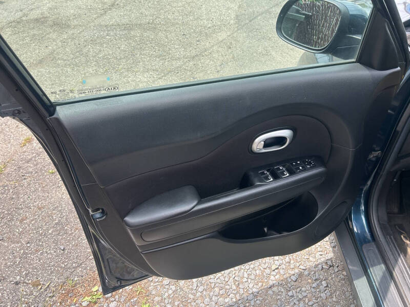 2017 Kia Soul +