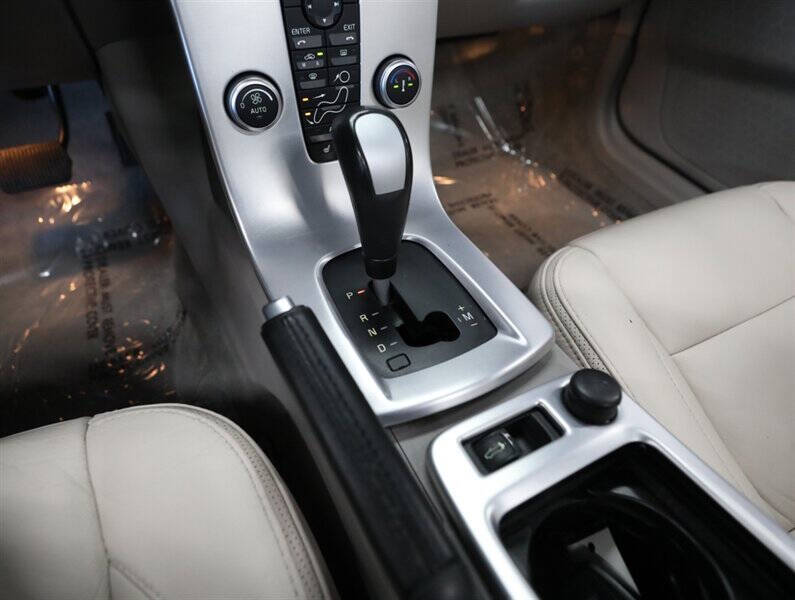 2011 Volvo C70 T5