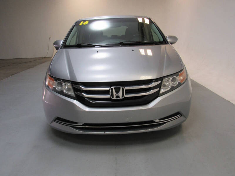 2016 Honda Odyssey SE - Image 2
