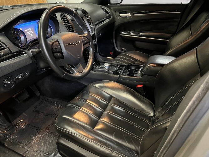 2017 Chrysler 300