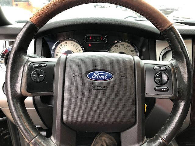 2013 Ford Expedition EL for sale at Extreme Auto Plaza in Des Moines, IA