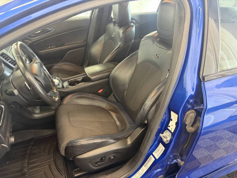 2015 Chrysler 200 S