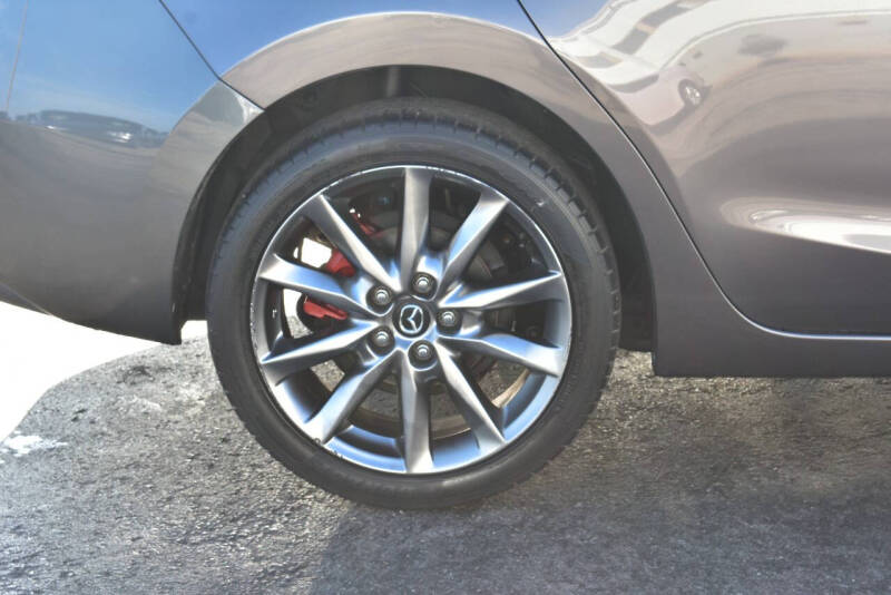 2018 Mazda MAZDA3 Touring