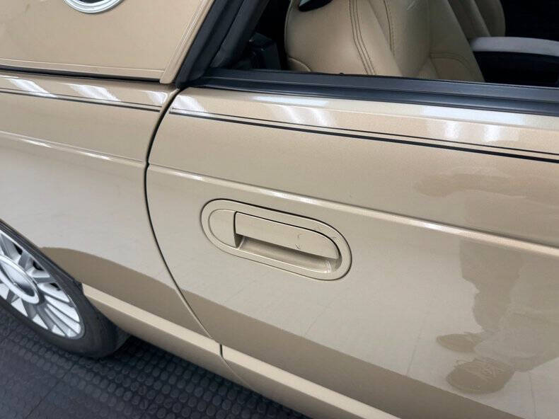 2005 Ford Thunderbird Deluxe