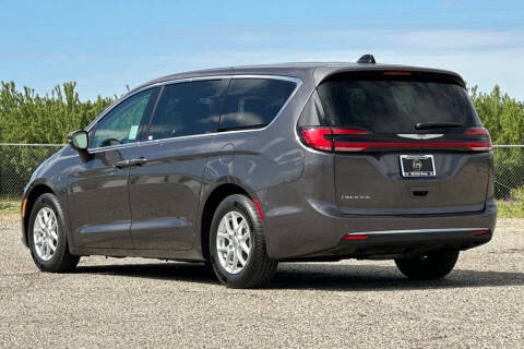2023 Chrysler Pacifica Touring L