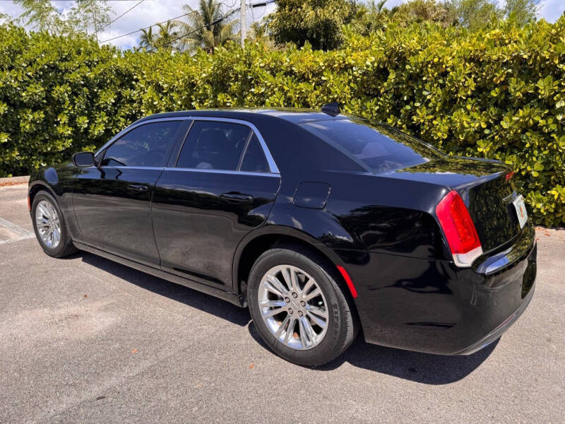 2020 Chrysler 300 Touring L