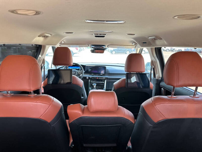 2024 Kia Carnival SX