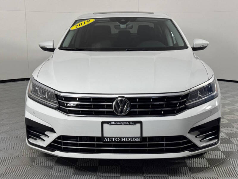 2019 Volkswagen Passat SE R-Line