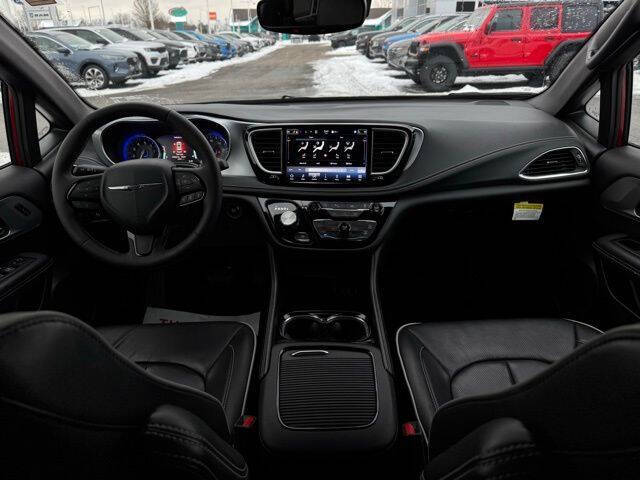 2025 Chrysler Pacifica Limited