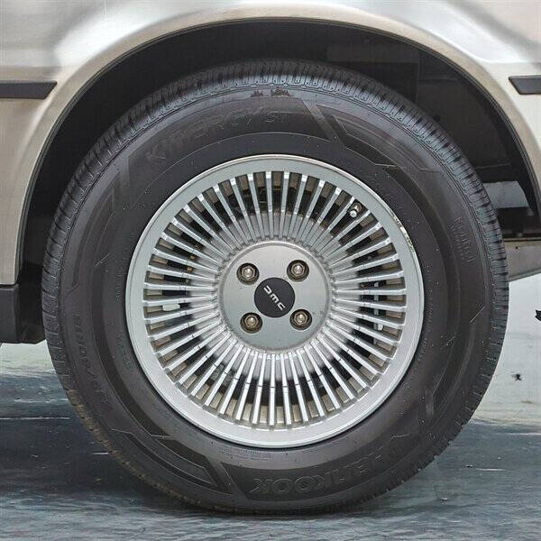 1982 DeLorean DMC-12