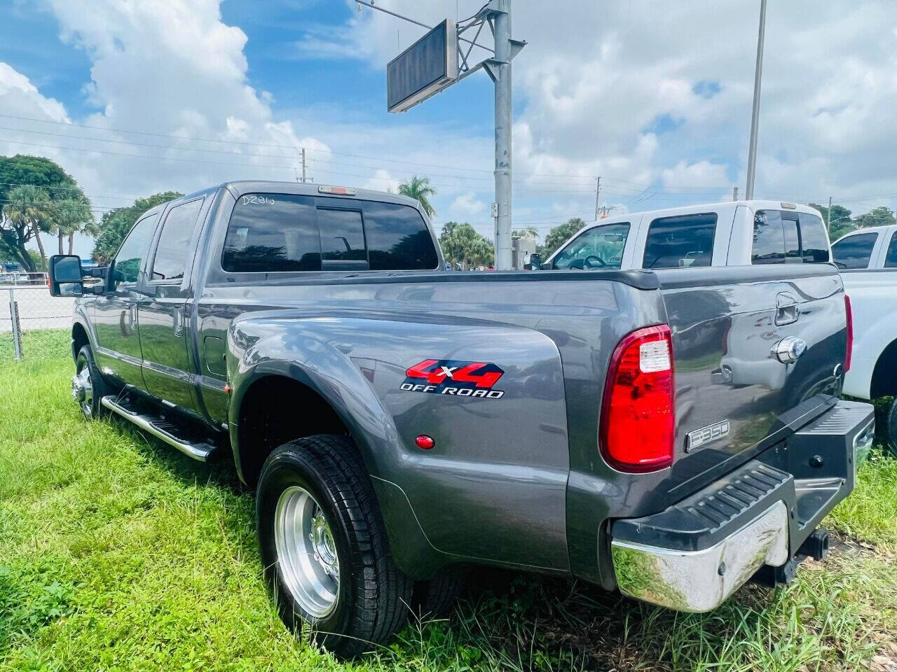 2013 FORD F-350 Pickup - $32,950