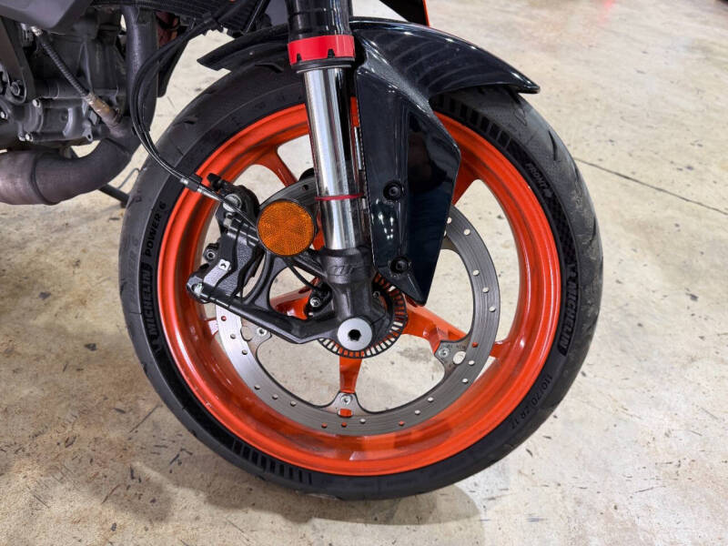 2024 KTM Duke 390
