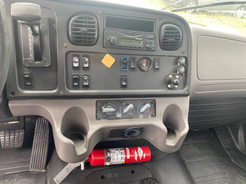 2014 Freightliner M2 106