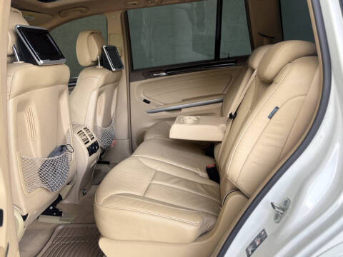 2010 Mercedes-Benz GL-Class GL 550 4MATIC