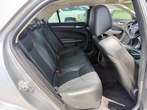 2017 Chrysler 300 Limited