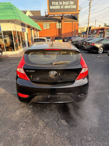 2013 Hyundai Accent SE