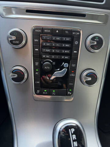 2017 Volvo XC60 T5 Dynamic