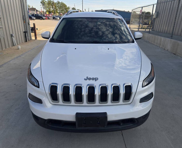 2017 Jeep Cherokee Latitude photo 4