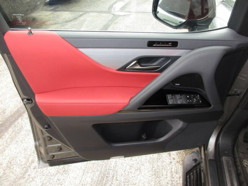 2023 Lexus LX 600 F SPORT Handling