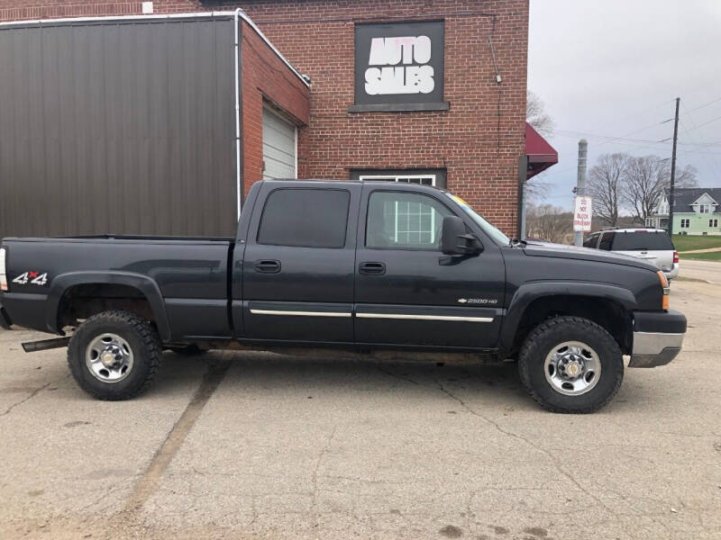 2004 Chevrolet Silverado 2500HD for sale at LeDioyt Auto in Berlin WI