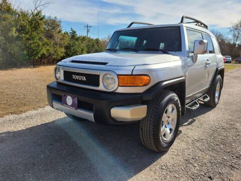 2007 Toyota FJ Cruiser for sale at The Car Shed in Burleson TX