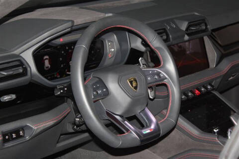 2025 Lamborghini Urus SE