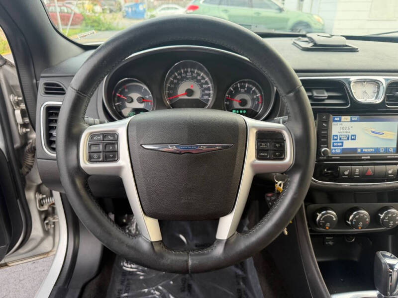 2012 Chrysler 200 Limited