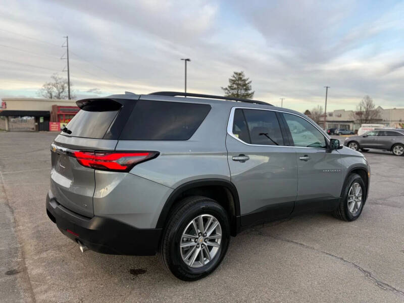 2023 Chevrolet Traverse LT Leather