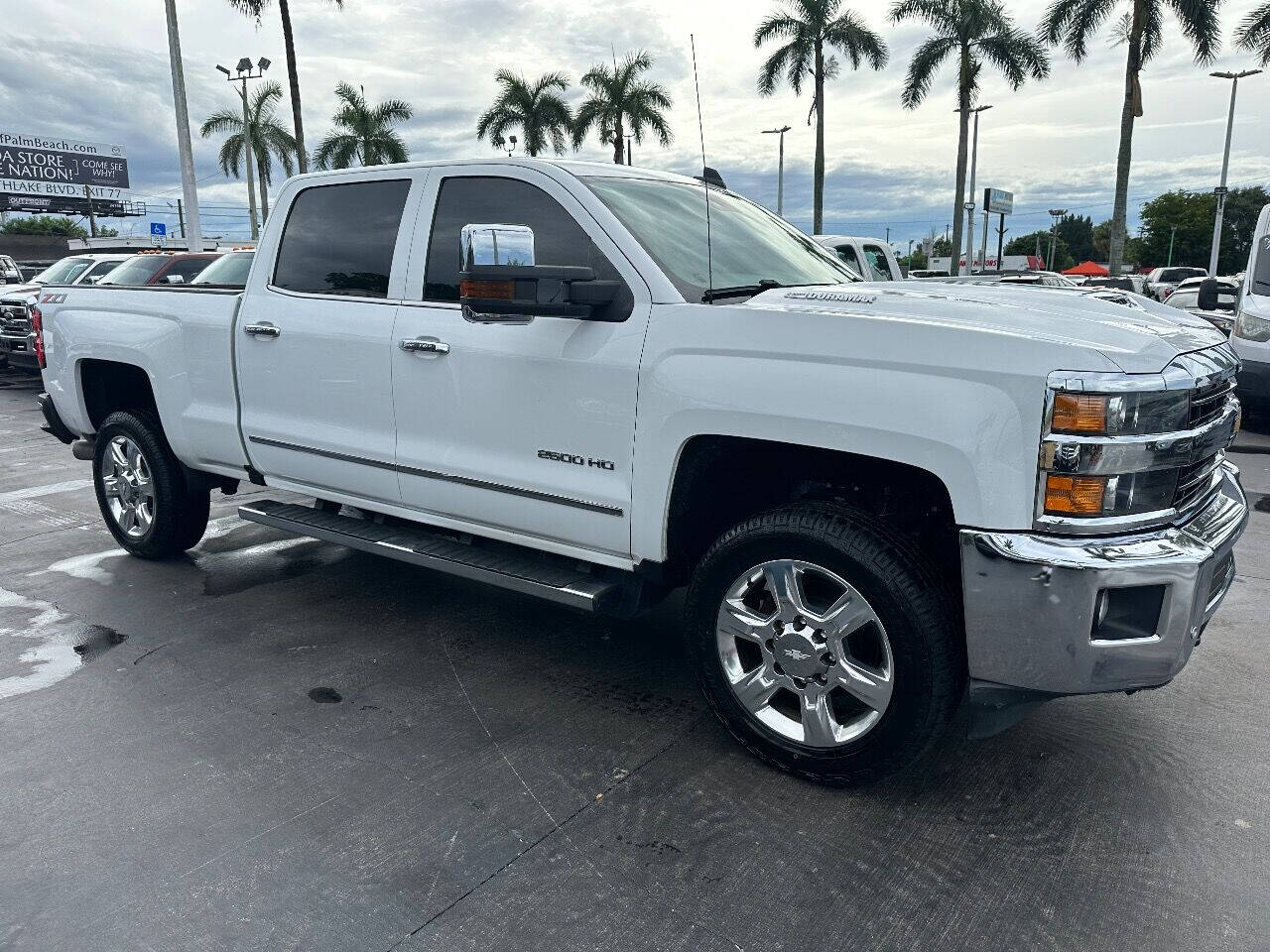 2019 CHEVROLET Silverado HD Pickup - $39,900