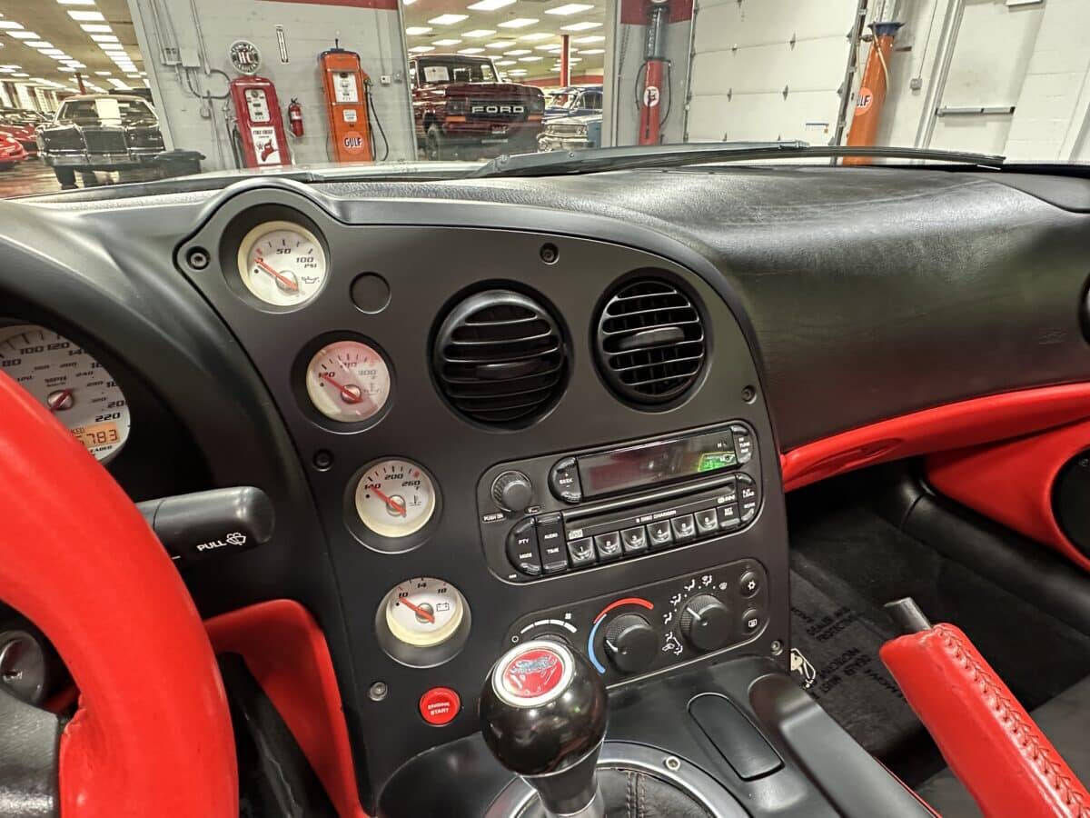 2005 Dodge Viper 16