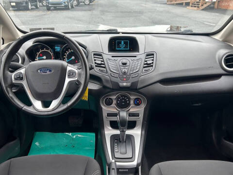 2014 Ford Fiesta SE