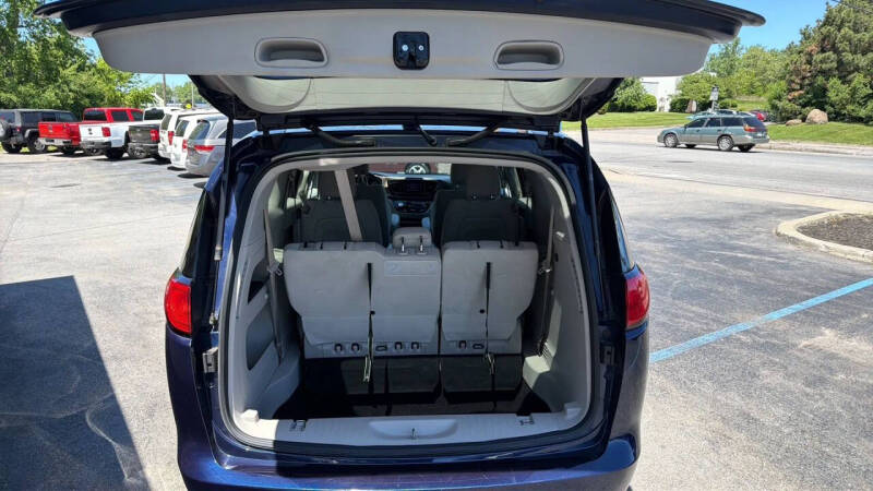 2017 Chrysler Pacifica LX
