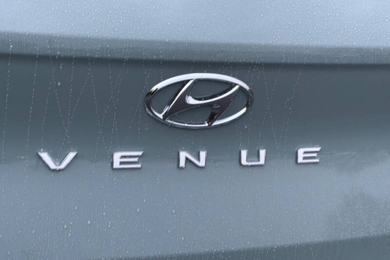 2026 Hyundai Venue SE