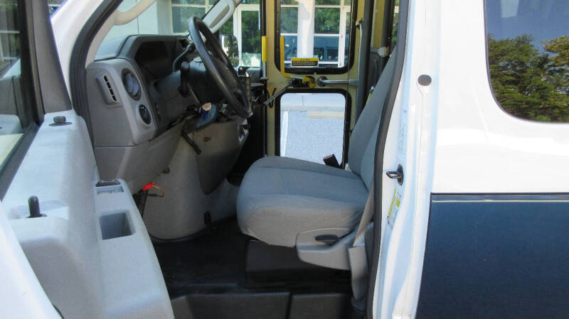 2013 Ford E-Series E-350 SD