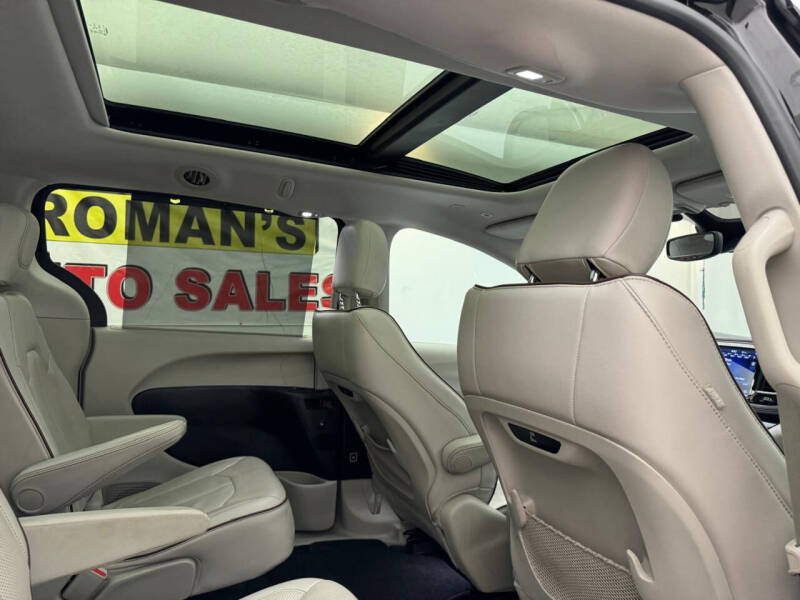 2019 Chrysler Pacifica Limited 35th Anniversary