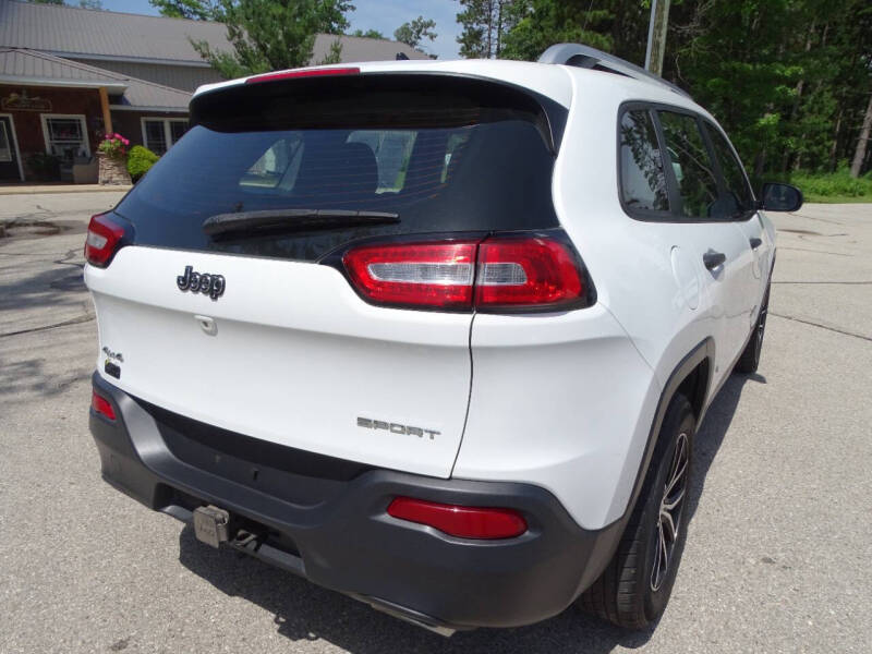 2016 Jeep Cherokee Sport