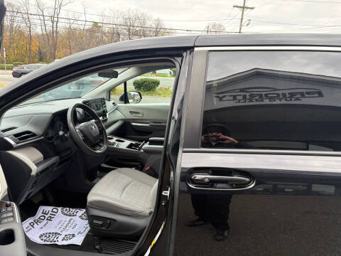 2023 Toyota Sienna LE 8-Passenger