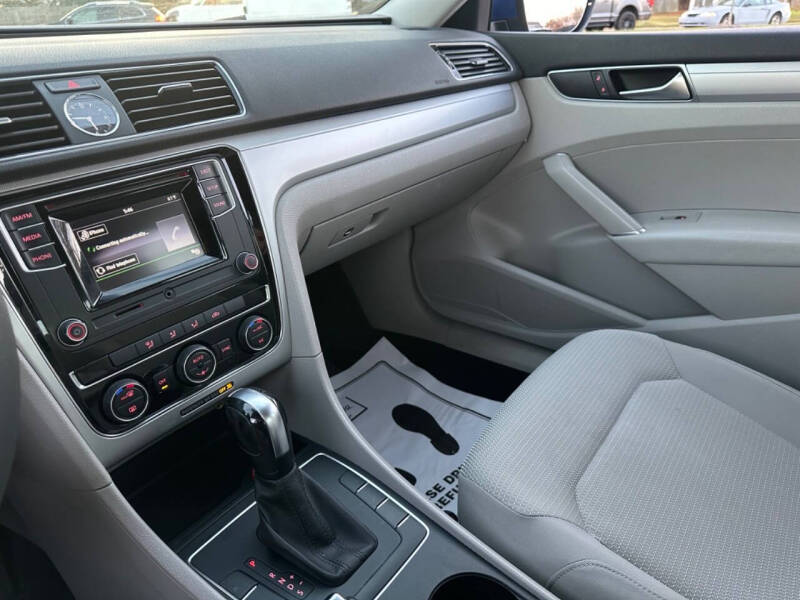 2016 Volkswagen Passat 1.8T S