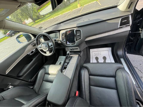 2022 Volvo XC90 T6 Inscription 6-Passenger