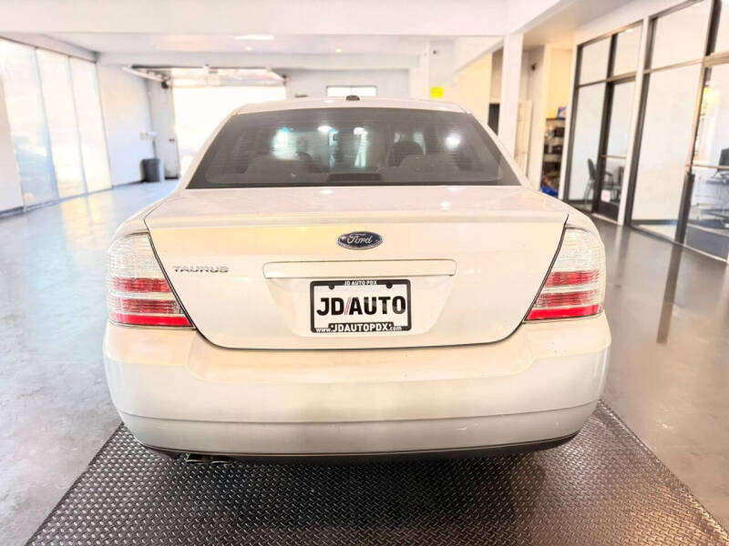 2009 Ford Taurus SE