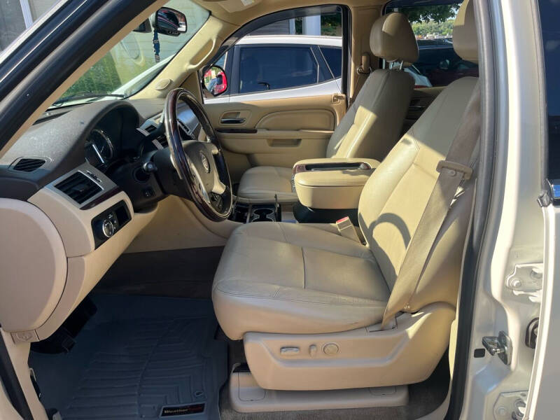 2012 Cadillac Escalade Luxury