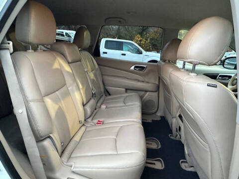 2015 Nissan Pathfinder SL