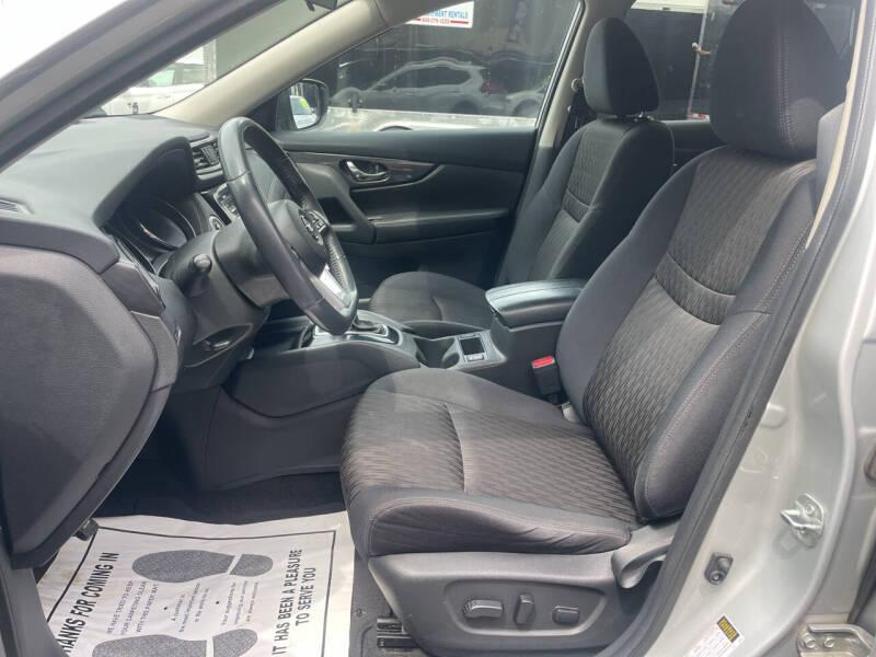 2017 Nissan Rogue SV