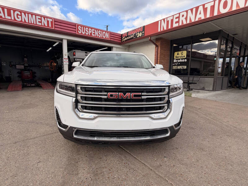 2023 GMC Acadia SLT