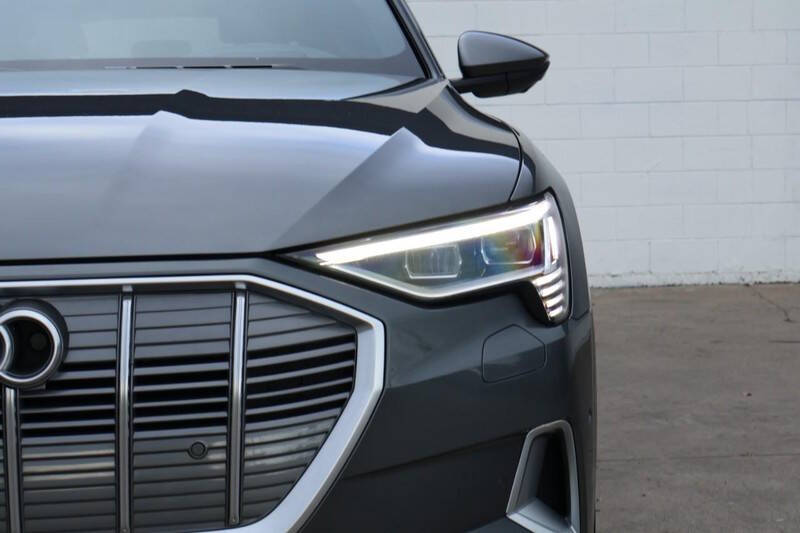 2019 Audi e-tron quattro Prestige