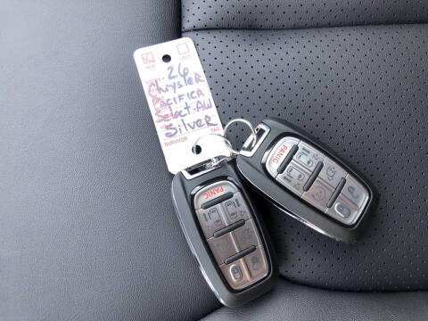 2026 Chrysler Pacifica Select