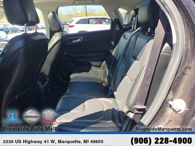 2020 Ford Edge Titanium