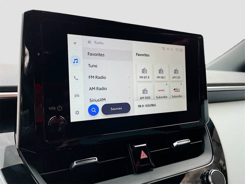 2025 Toyota Corolla Hatchback SE